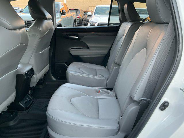 used 2022 Toyota Highlander car, priced at $40,996