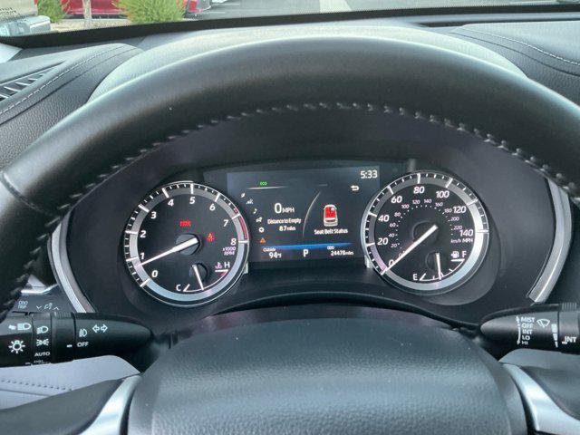 used 2022 Toyota Highlander car, priced at $40,996