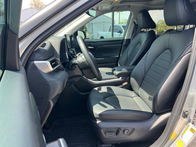 used 2024 Toyota Highlander car, priced at $41,472