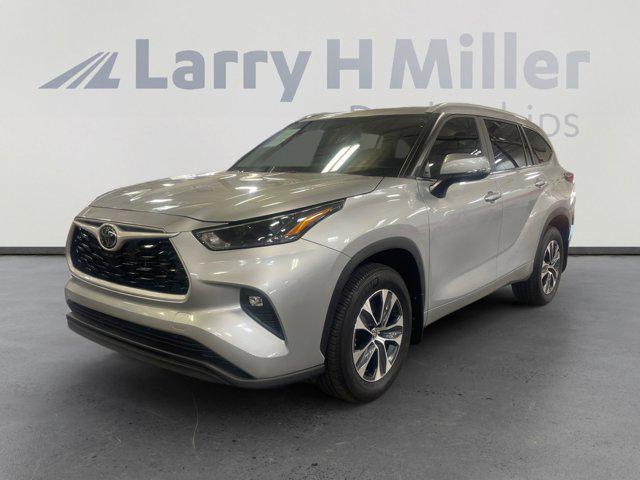 used 2024 Toyota Highlander car, priced at $49,996