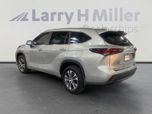 used 2024 Toyota Highlander car, priced at $49,996
