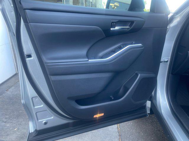 used 2024 Toyota Highlander car, priced at $49,996