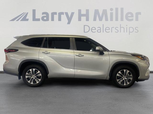 used 2024 Toyota Highlander car, priced at $49,996