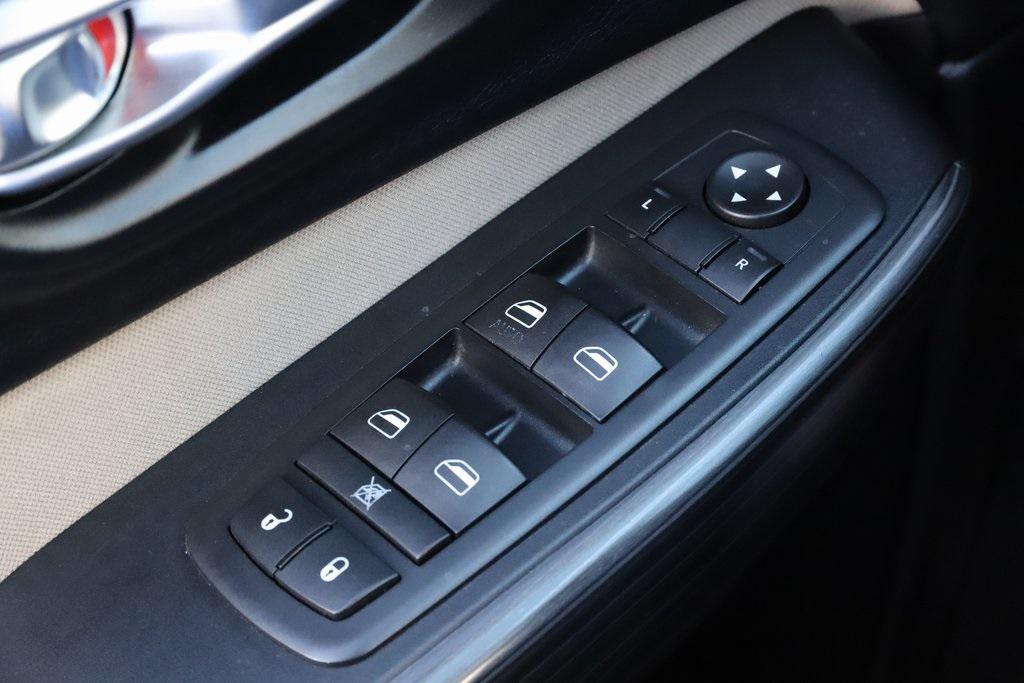 used 2016 Jeep Cherokee car, priced at $9,137