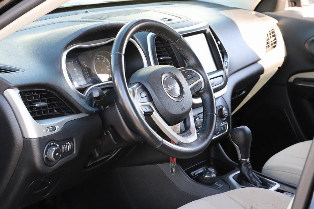 used 2016 Jeep Cherokee car, priced at $9,137
