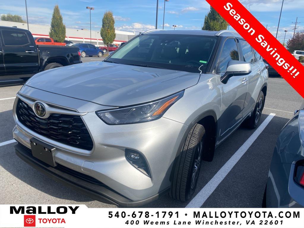 used 2023 Toyota Highlander car, priced at $42,587
