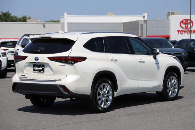 used 2021 Toyota Highlander Hybrid car, priced at $37,997