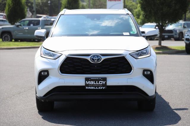 used 2021 Toyota Highlander Hybrid car, priced at $37,997