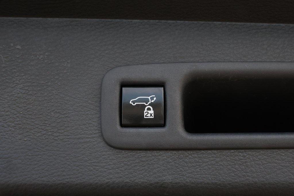 used 2022 Toyota Sienna car, priced at $41,597