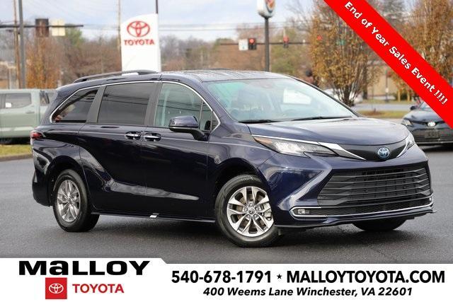 used 2022 Toyota Sienna car, priced at $43,917