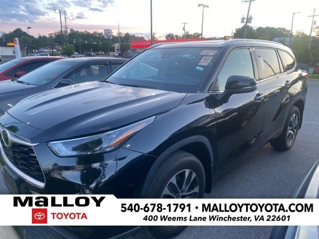 used 2022 Toyota Highlander car, priced at $39,997