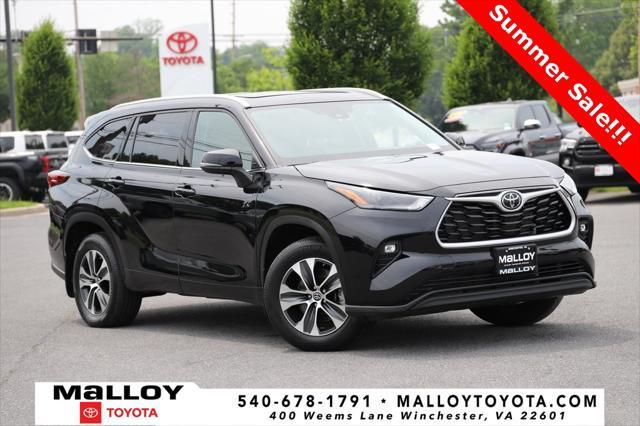 used 2022 Toyota Highlander car, priced at $39,697