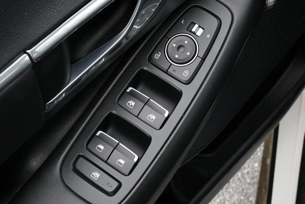 used 2023 Hyundai Sonata Hybrid car, priced at $23,397