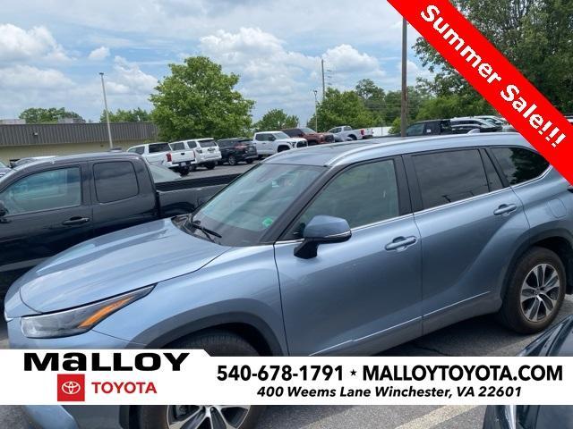 used 2024 Toyota Highlander car, priced at $43,997