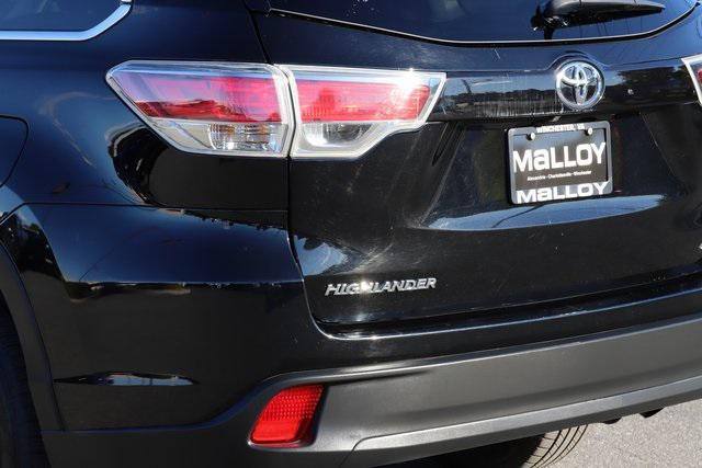 used 2016 Toyota Highlander car, priced at $22,497