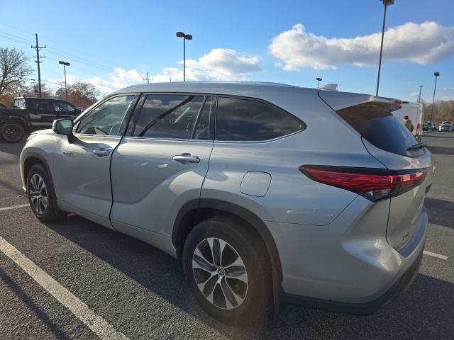 used 2021 Toyota Highlander Hybrid car, priced at $39,217