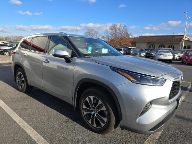 used 2021 Toyota Highlander Hybrid car, priced at $39,217