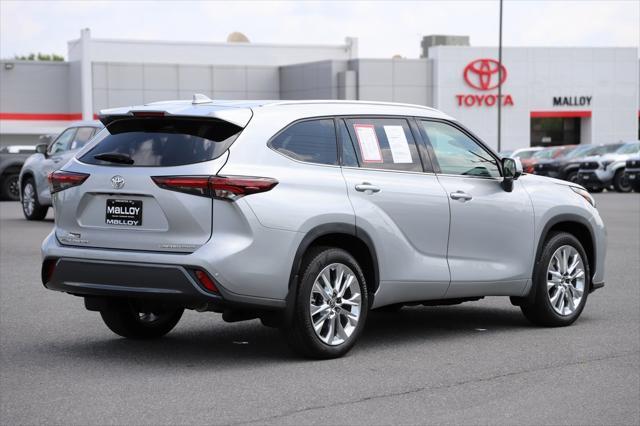 used 2024 Toyota Highlander car, priced at $46,797
