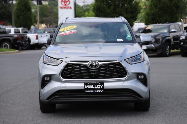 used 2024 Toyota Highlander car, priced at $46,797