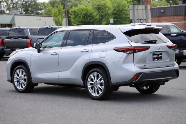 used 2024 Toyota Highlander car, priced at $46,797