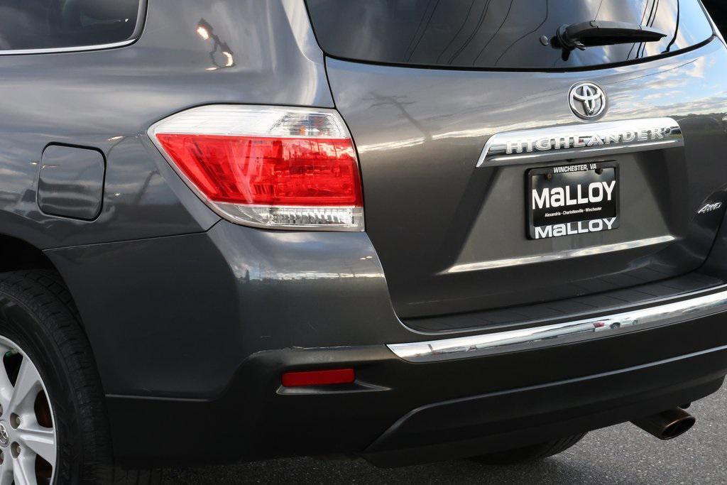 used 2013 Toyota Highlander car, priced at $11,997