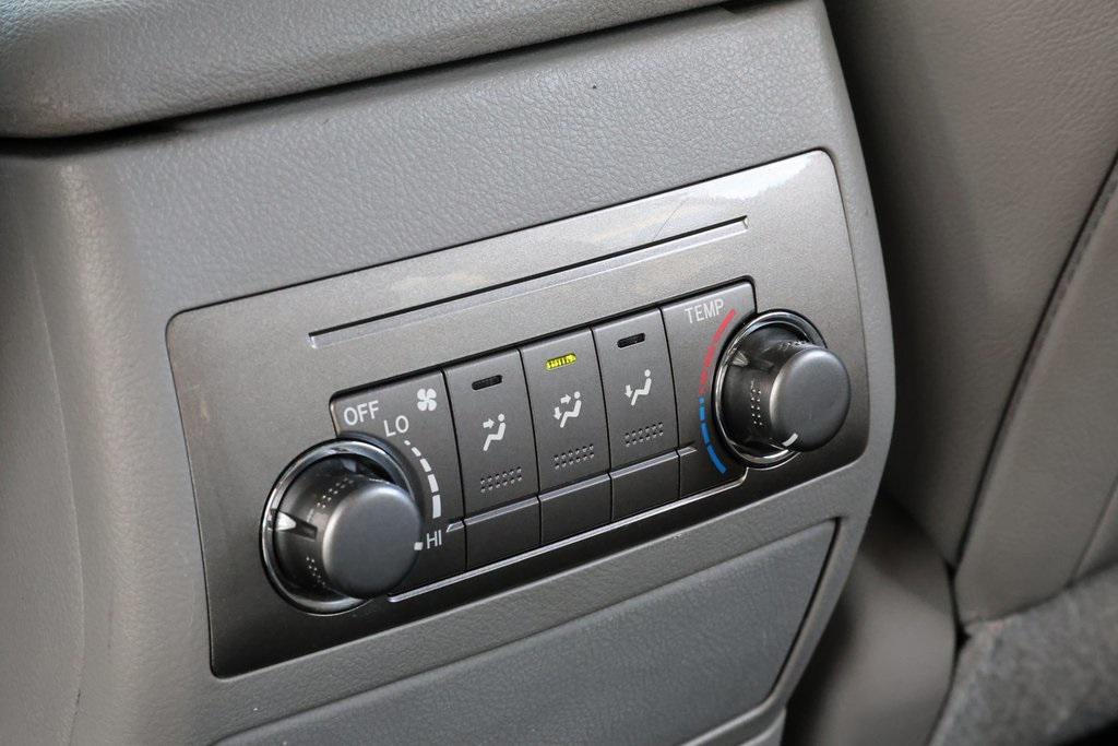 used 2013 Toyota Highlander car, priced at $11,997