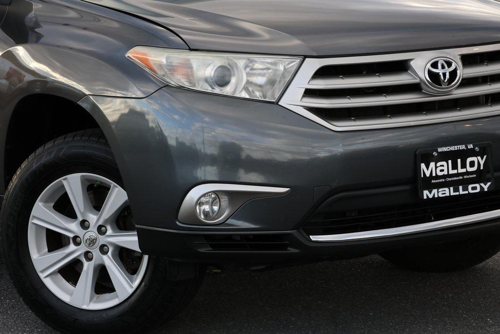 used 2013 Toyota Highlander car, priced at $11,997