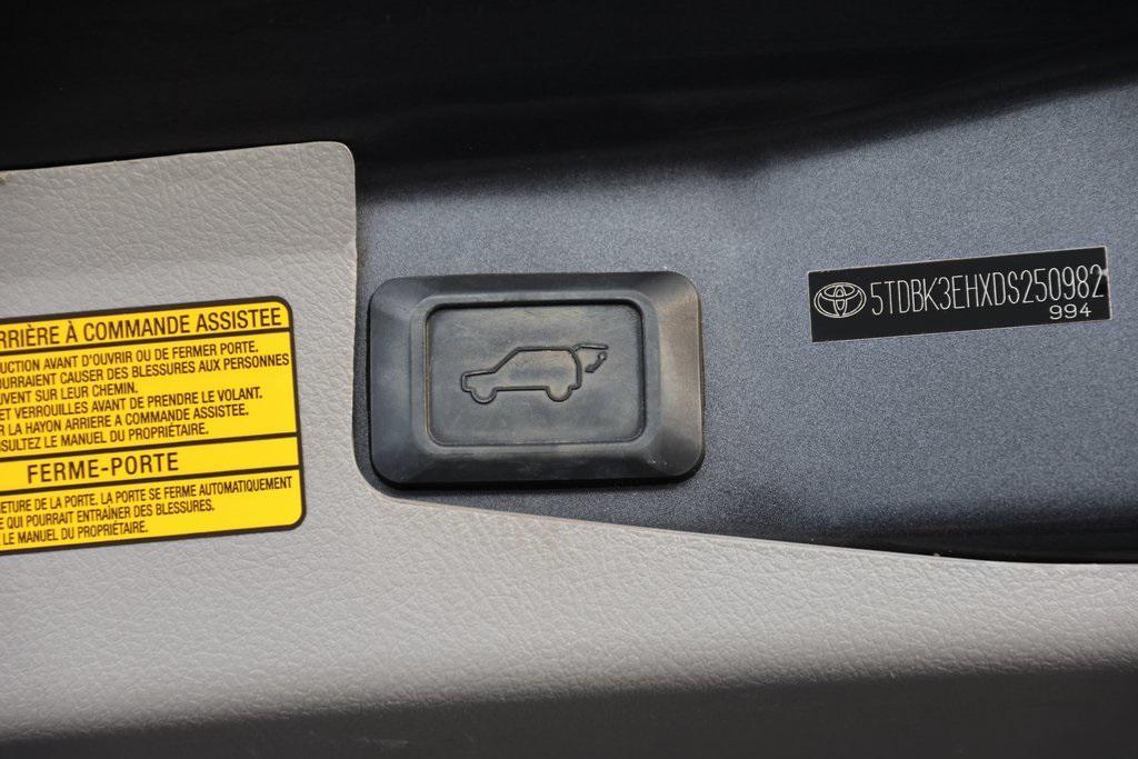 used 2013 Toyota Highlander car, priced at $11,997