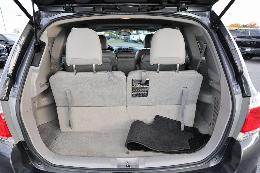 used 2013 Toyota Highlander car, priced at $11,997