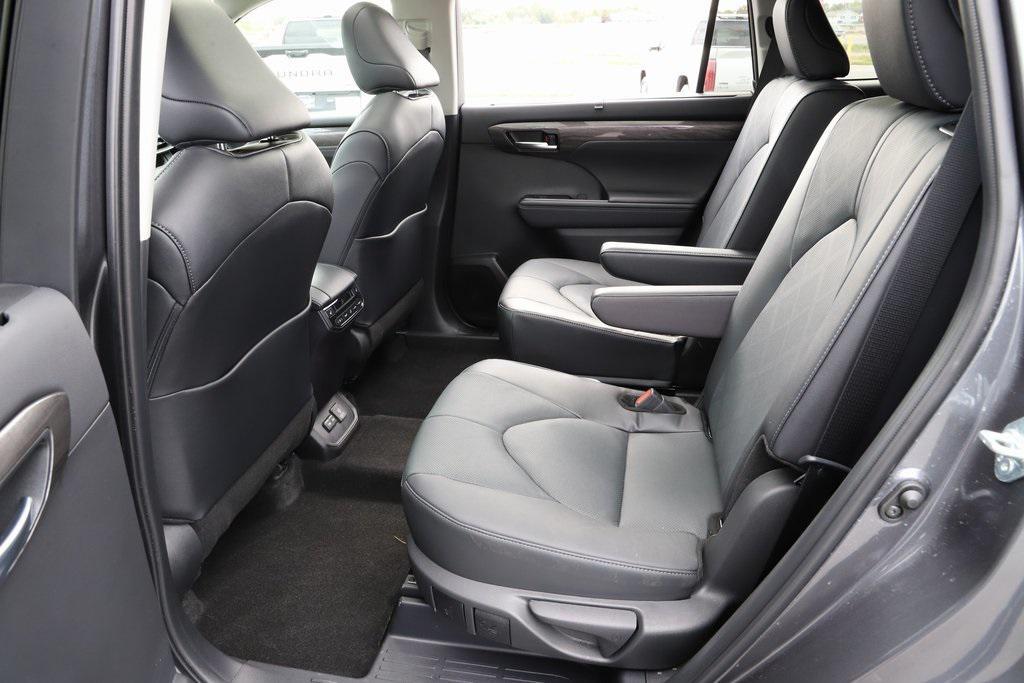 used 2024 Toyota Highlander car, priced at $51,497