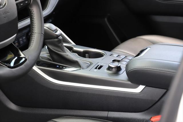 used 2023 Toyota Highlander car, priced at $43,787