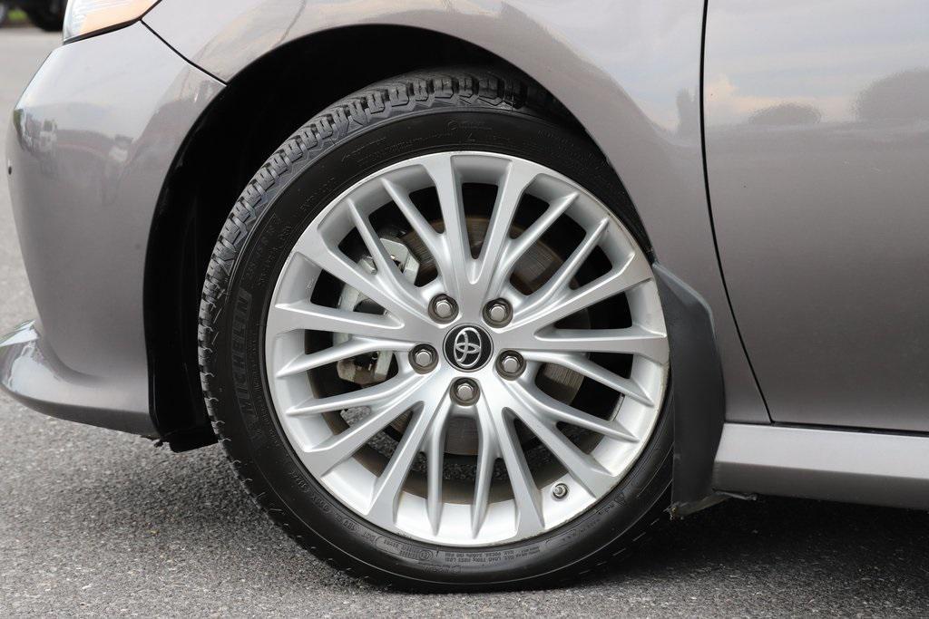 used 2018 Toyota Camry Hybrid car, priced at $20,157