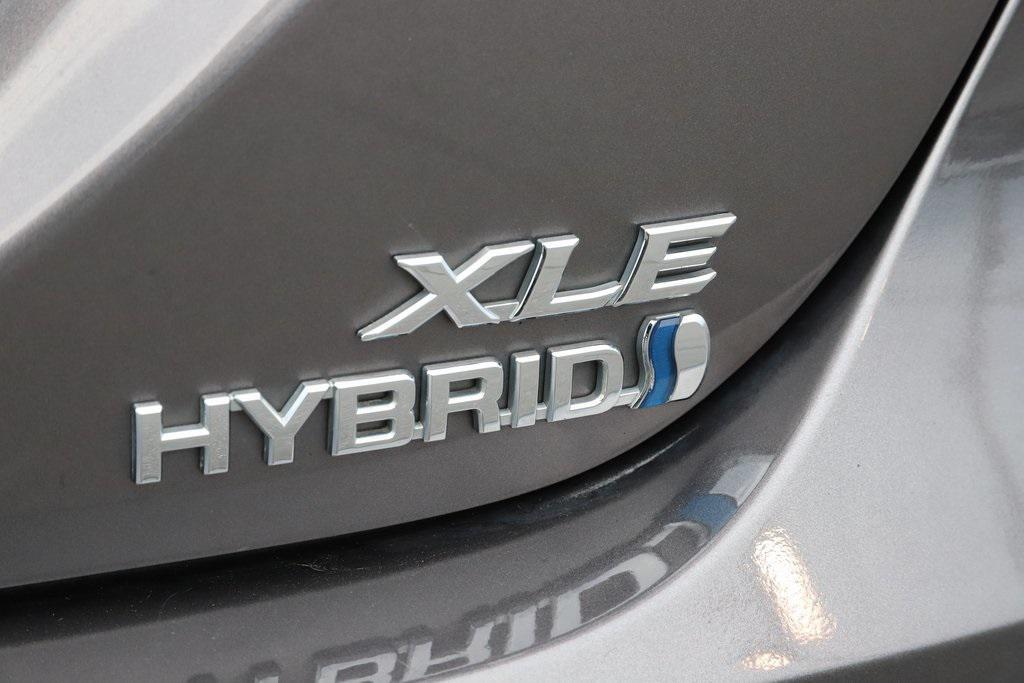 used 2018 Toyota Camry Hybrid car, priced at $20,157