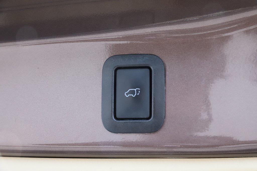 used 2019 Toyota Highlander car, priced at $28,597