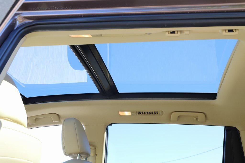 used 2019 Toyota Highlander car, priced at $28,597