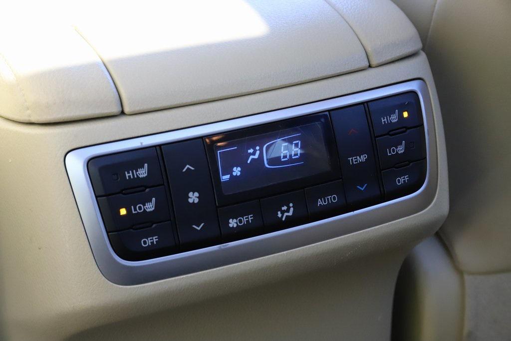 used 2019 Toyota Highlander car, priced at $28,597