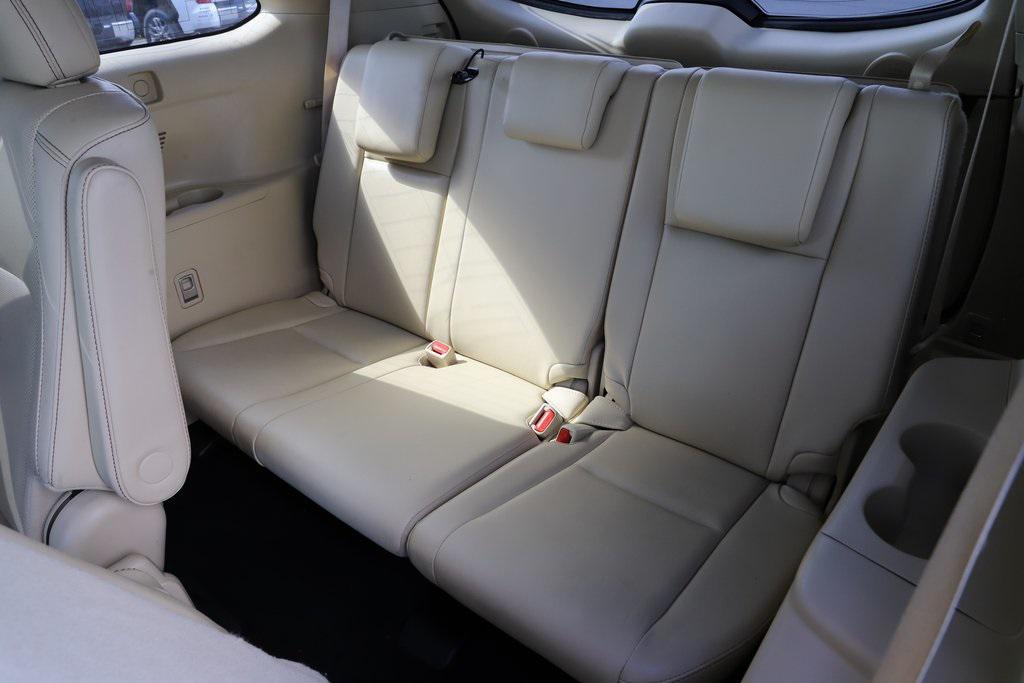 used 2019 Toyota Highlander car, priced at $28,597