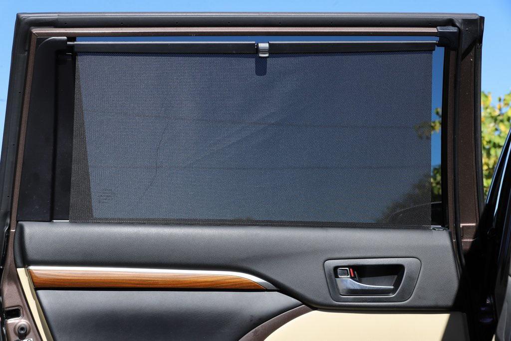 used 2019 Toyota Highlander car, priced at $28,597