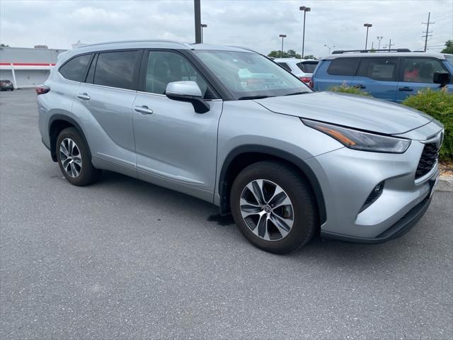 used 2024 Toyota Highlander car, priced at $43,997