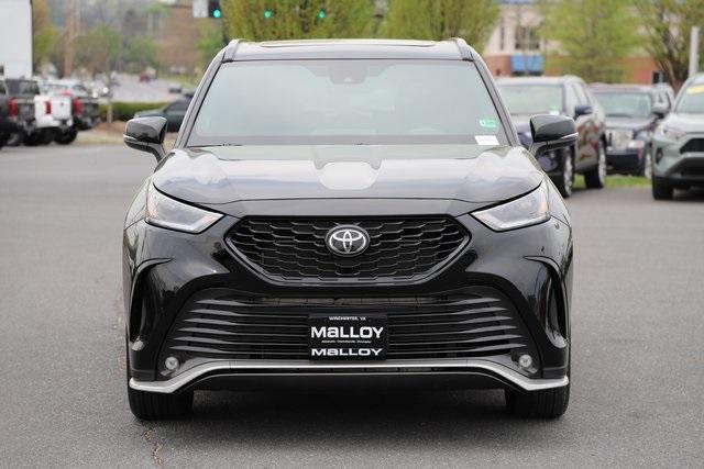 used 2021 Toyota Highlander car, priced at $38,017