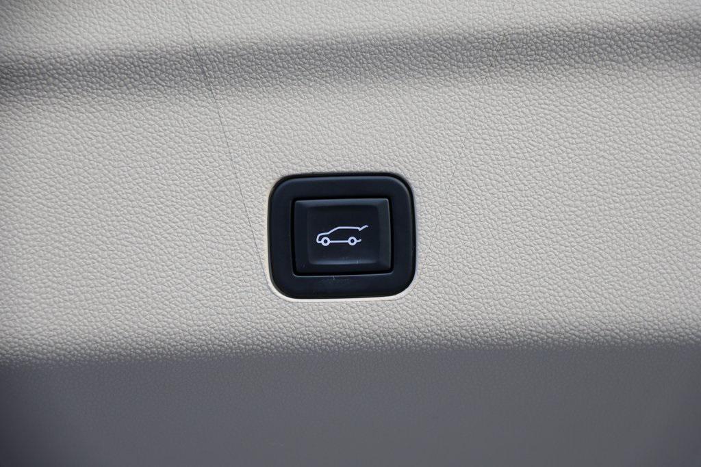 used 2024 Cadillac Escalade ESV car, priced at $83,397