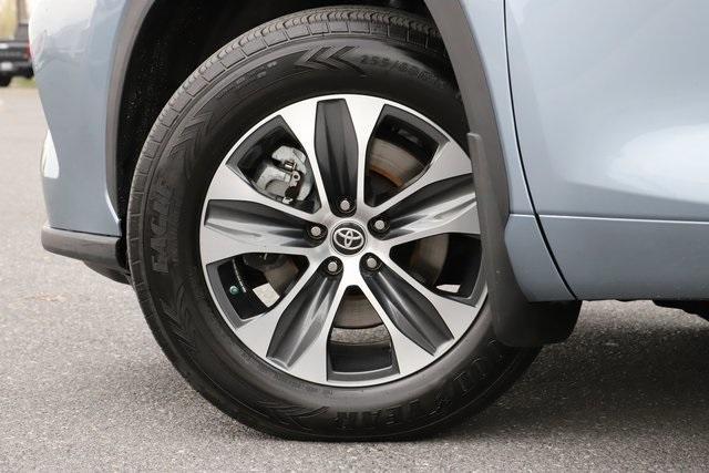 used 2023 Toyota Highlander car, priced at $41,187