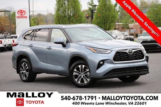 used 2023 Toyota Highlander car, priced at $41,997