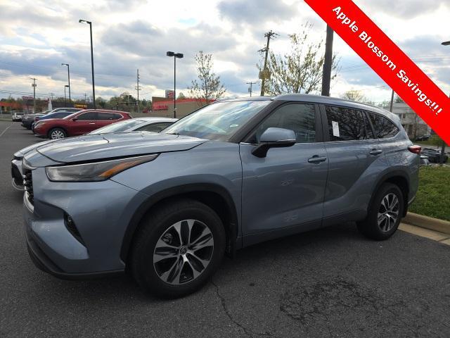 used 2023 Toyota Highlander car, priced at $46,997
