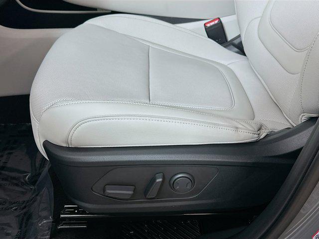 new 2025 Hyundai Tucson car, priced at $40,000
