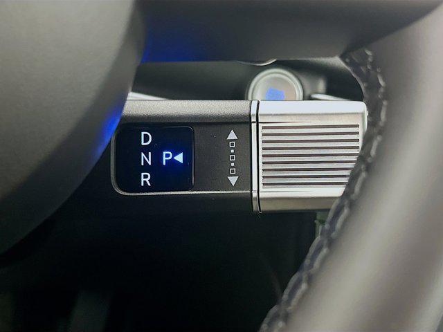 new 2025 Hyundai TUCSON Hybrid car, priced at $37,950
