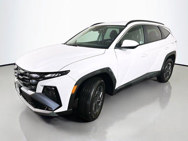 new 2025 Hyundai TUCSON Hybrid car, priced at $31,777