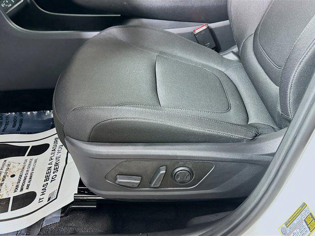 new 2025 Hyundai TUCSON Hybrid car, priced at $31,777