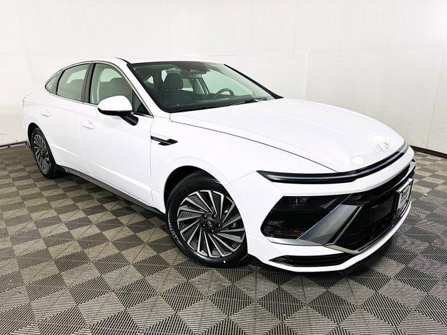new 2025 Hyundai Sonata Hybrid car, priced at $32,200