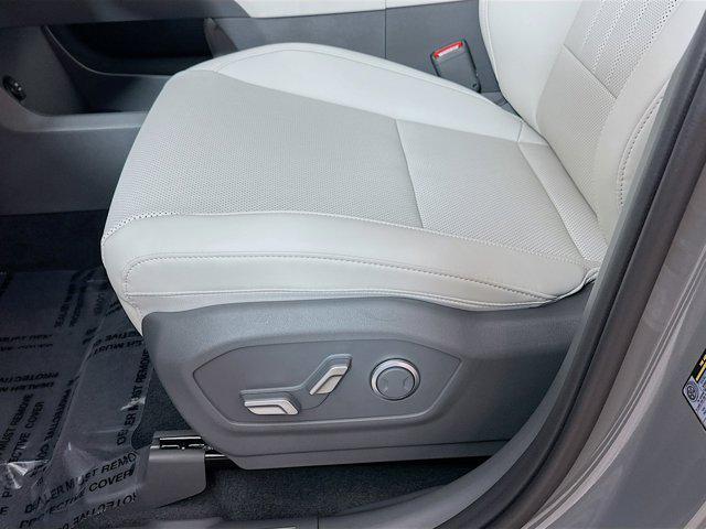 new 2025 Hyundai Santa Fe car, priced at $40,200